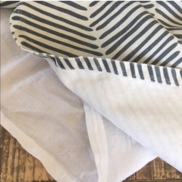 crib skirt - Picture 4 of 4